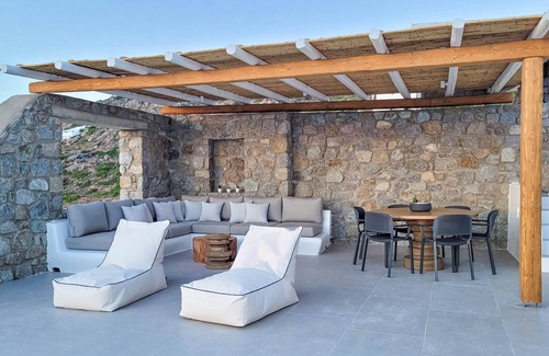 Maragas Villa | Bellevue Villa Three – 130sqm villa, infinity sea-view pool – heated on request