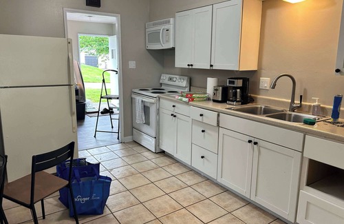 Loveland Apartment | Bellwood, 2 bed house w/2 living areas, Superhost