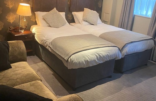 Trafford Hotel | Belmore