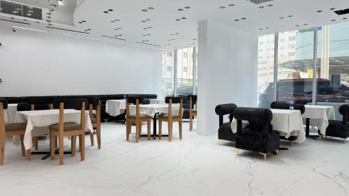 Sharjah Hotel | Belvilla Royal Tulip Sharjah Aparthotel