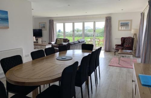 Filey House | Bempton View at The Bay Filey, sleeps 10, and 2 dogs welcome for free too!