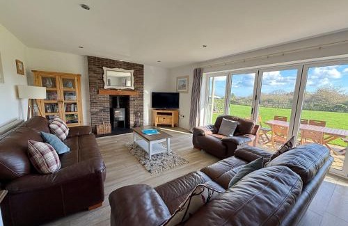Filey House | Bempton View at The Bay Filey, sleeps 10, and 2 dogs welcome for free too!