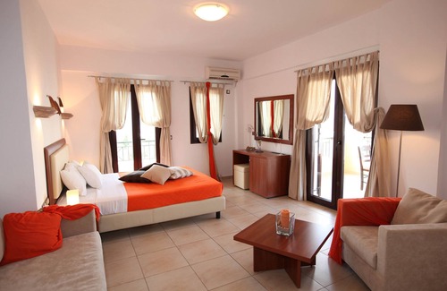 Elafonisos Hotel | Berdoussis Hotel