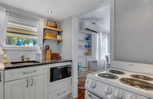 Longbeach Village House | Bermuda-esque Island Guest House! Steps to the Sand!