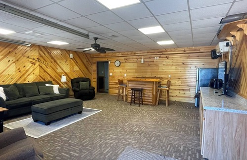 Devils Lake Cabin | "Bert Cave" - Lake Side Cabin, Hovde Resort