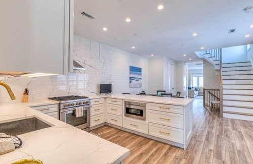 Margate City House | Bespoke Elegance -A Modern Coastal Masterpiece