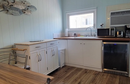 Sea Isle City Condo | Best 1 Bedroom in SIC! 1 Block to the Beach. A+ location . Walk to Everything!