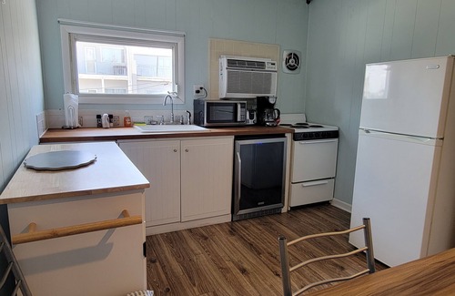 Sea Isle City Condo | Best 1 Bedroom in SIC! 1 Block to the Beach. A+ location . Walk to Everything!