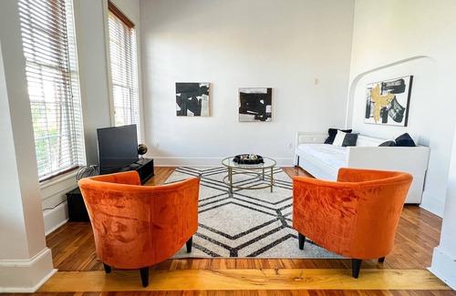 Lawrence Condo | Best 2bdr loft on Lively Mass Street - Downtown