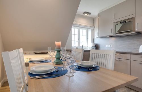 Wenningstedt-Braderup Apartment | Bestlage Zwischen Dorfteich & Dünen. Traumhaftes Landhaus im Friesenstil