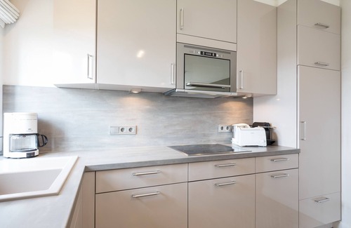 Wenningstedt-Braderup Apartment | Bestlage Zwischen Dorfteich & Dünen. Traumhaftes Landhaus im Friesenstil