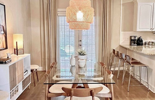 Oxford House | Best Deal in Oxford! 3 bed townhouse 1 mile from the Historic Square and Stadium