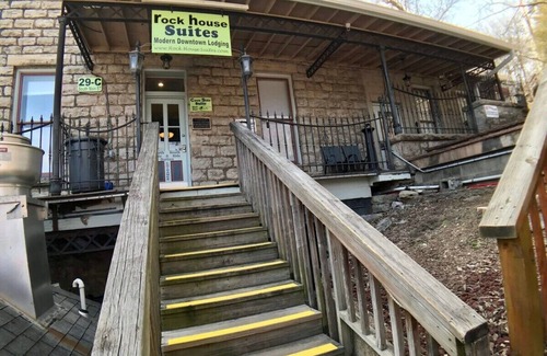 Eureka Springs Historic District Apartment | Best Location Downtown + Parking + Amazing Shower