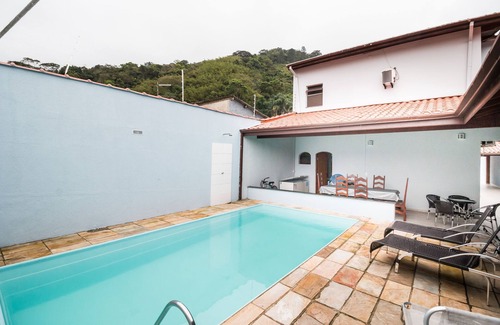 Centro House | Best location in Caraguá with pool - 5 bedrooms - Up to 20 people