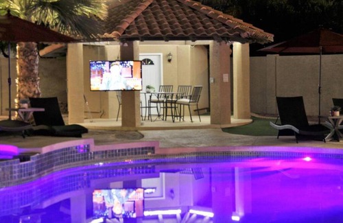 Village Estates House | Best Location in Scottsdale, 8 Bedroom House, Heated Pool, Spa, Game room, BBQ, Putting Green