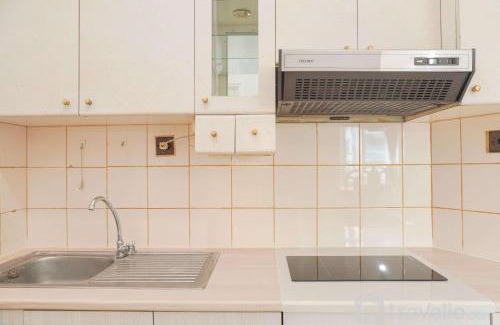 Petamburan Apartment | Best Modern 1BR at Semanggi Apartment By Travelio