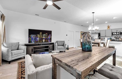 Okahumpka House | Best of The Villages! 2BR/2BA Home with Cart & Amenity Access