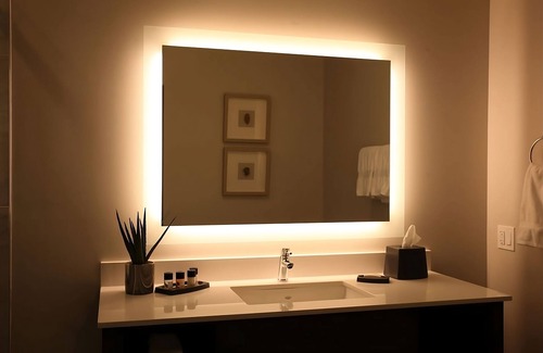 Winters Hotel | Best Place to Unwind! Free Parking, Prime Location Close to Winters Museum!