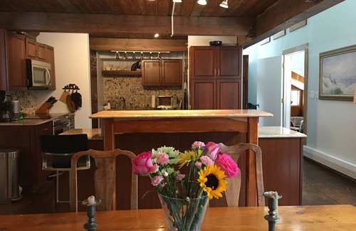 Stratton Ski Chalet | Best Pricing for Xmas, MLK, and February break. Ski Mt Snow or Stratton