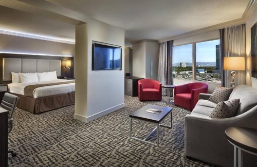 Gateway District House | Best Vegas Find! Spacious Suite, 2 Pools, Close to Fremont Street Experience!