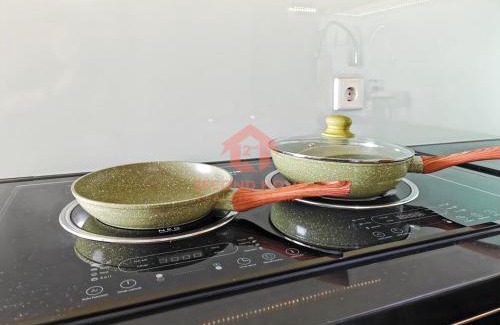 Pluit Apartment | Best View 1BR Baywalk Condo Pool Gym, Wi-Fi