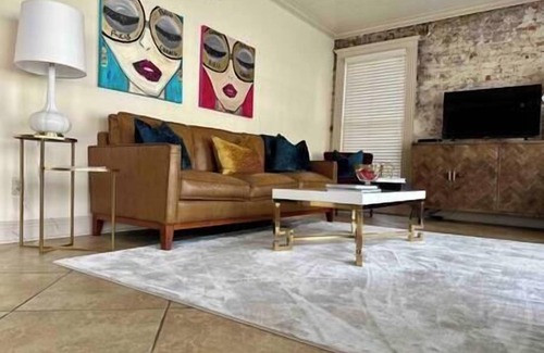 Laurel Apartment | *Best view downtown*, Center of it all