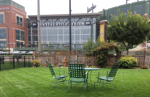 Green Bay House | Best View on the Block! nIn the Shadows of Lambeau Field!