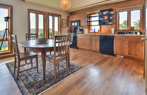 Clyde Cabin | Best Views in the mountains by far on Run Away Ridge! Ultimate Privacy