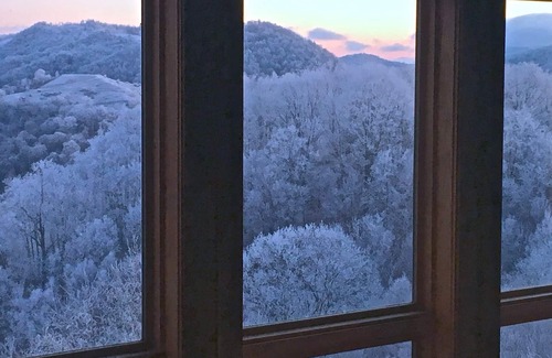 Clyde Cabin | Best Views in the mountains by far on Run Away Ridge! Ultimate Privacy