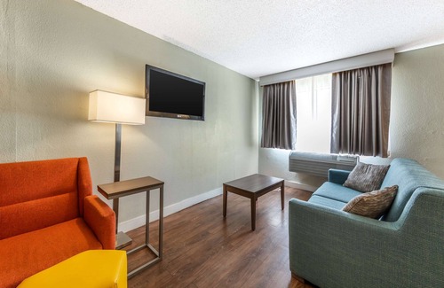 The Mesa Hotel | Best Western Inn at Palm Springs