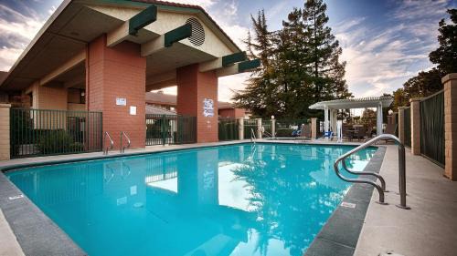 Turlock Hotel | Best Western Orchard Inn