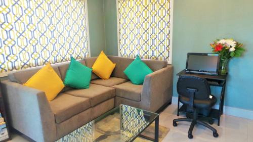 Munras Avenue Hotel | Best Western Park Crest Inn