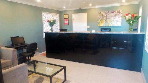 Munras Avenue Hotel | Best Western Park Crest Inn