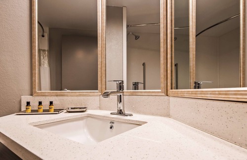 Bloomington Hotel | Best Western Plus Bloomington East Hotel