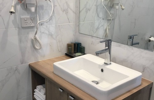 Wagga Wagga Hotel | Best Western Plus Bolton on the Park