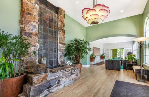 Capitola Hotel | Best Western Plus Capitola By-the-Sea Inn & Suites