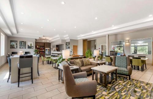 Clive Hotel | Best Western Plus Des Moines West Inn & Suites