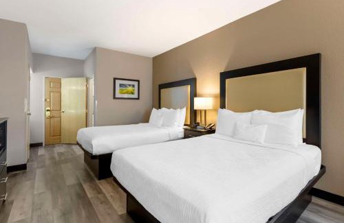 Clive Hotel | Best Western Plus Des Moines West Inn & Suites