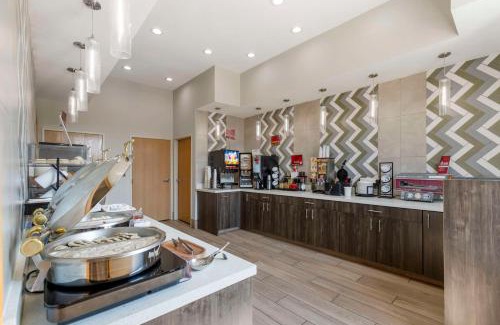 Clive Hotel | Best Western Plus Des Moines West Inn & Suites