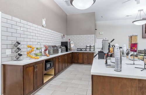 Manteca Hotel | Best Western Plus Executive Inn & Suites