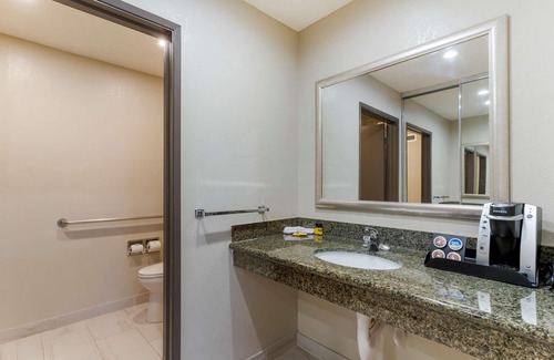 Gilroy Hotel | Best Western Plus Forest Park Inn