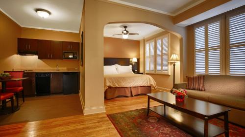 Boystown Hotel | Best Western Plus Hawthorne Terrace Hotel