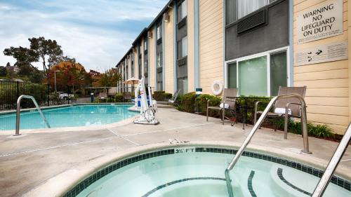 Benicia Hotel | Best Western Plus Heritage Inn