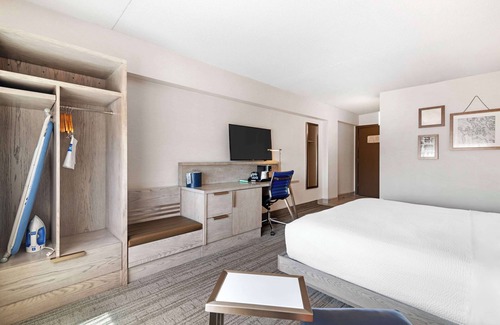 Laconia Hotel | Best Western Plus Landmark Inn