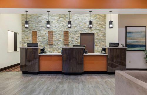 North Platte Hotel | Best Western Plus North Platte Inn & Suites