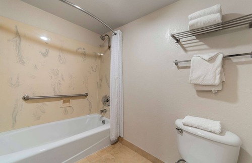 Bertsch-Oceanview Hotel | Best Western Plus Northwoods Inn