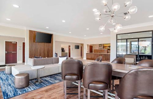 Demopolis Hotel | Best Western Plus Two Rivers Hotel & Suites