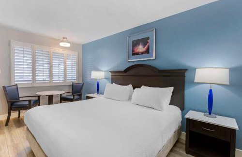 Gila Bend Cabin | Best Western Space Age Lodge