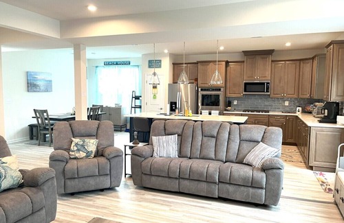 Frankford House | Bethany Beach area 5 BR dog friendly - fenced yard