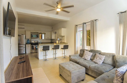 Calabash Bight Villa | Between the Forest and the Reef